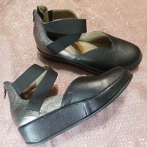 Fly London Women's Black and Metallic Closed Toe Leather Shoes Size 6